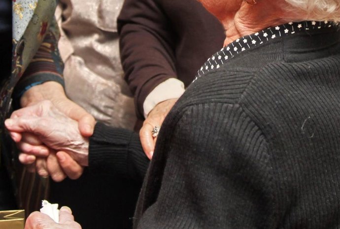 Archivo - Imagen de recurso de una anciana.