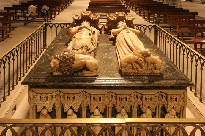 Sepulcro de Carlos III y Leonor de Castilla ubicado en la Catedral de Pamplona