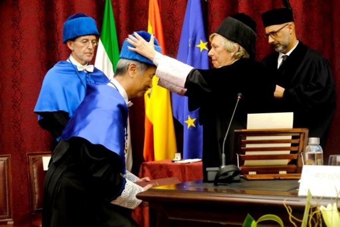 Investidura del físico Takaaki Kajita como Doctor Honoris Causa de la Universidad de Sevilla