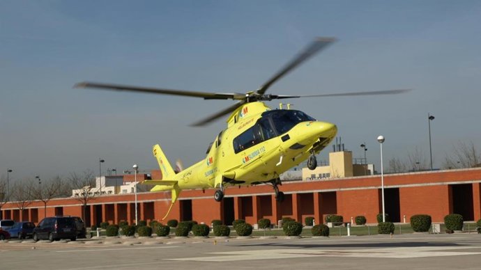 Archivo - Helipuerto, helicóptero del Summa 112