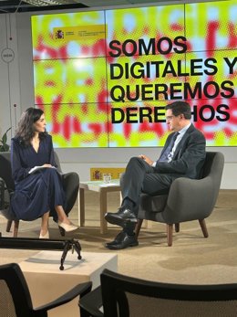 El ministro para la Transformación Digital y de la Función Pública, Óscar López, durante su participación en el encuentro 'Somos digitales y queremos derechos', donde ha conversado con Yolanda Domínguez, creadora y experta en comunicación para la igualdad