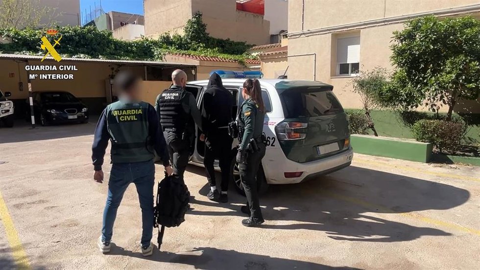 Uno de los detenidos en el marco de la operación