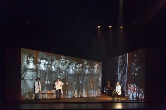 El Palacio de la Audiencia de Soria acoge 'Blaubeeren', de la campaña de invierno dirigida por Peris-Mencheta .