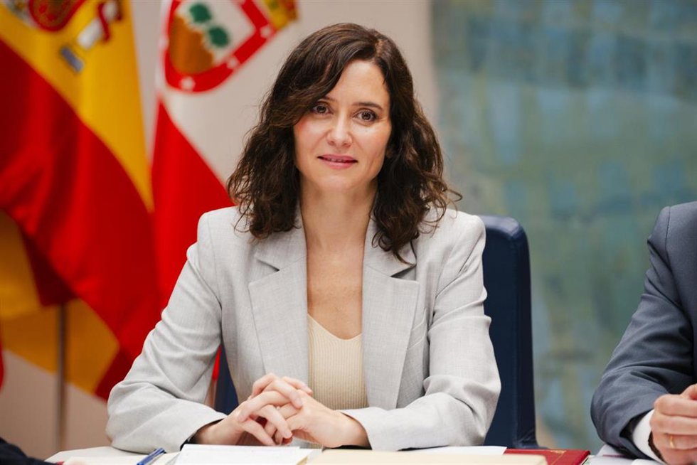 La presidenta de la Comunidad de Madrid, Isabel Díaz Ayuso, preside la reunión del Consejo de Gobierno, en el Ayuntamiento de Tres Cantos, a 18 de marzo de 2026, en Tres Cantos, Madrid (España). 