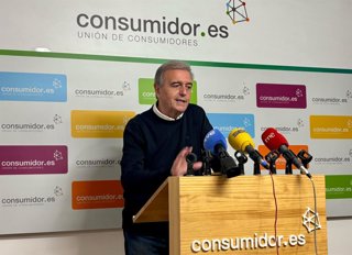 Archivo - El presidente de la Unión de Consumidores de Asturias, Dacio Alonso.