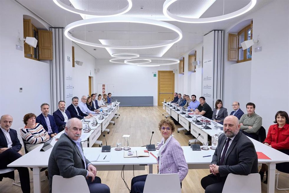 La presidenta preside el Consejo Económico y Social.