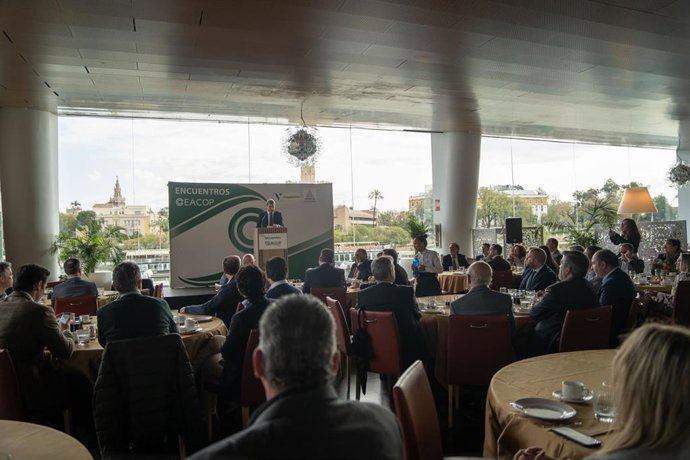 El delegado del Gobierno en Andalucía, Pedro Fernández, ha participado este miércoles en los Encuentros Ceacop.