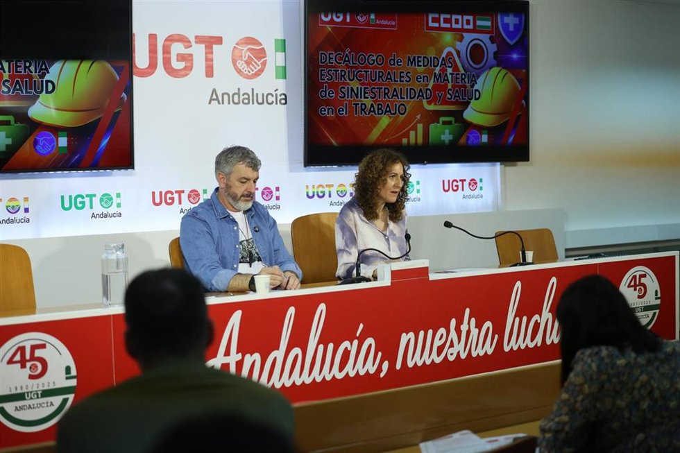 Los secretarios generales de UGT y CCOO Andalucía, Oskar Martín y Nuria López, respectivamente.