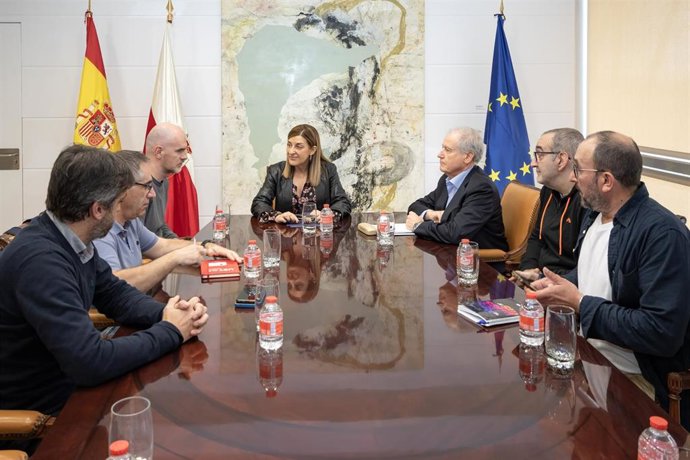 Buruaga y Arasti reciben al comité de empresa de Solvay