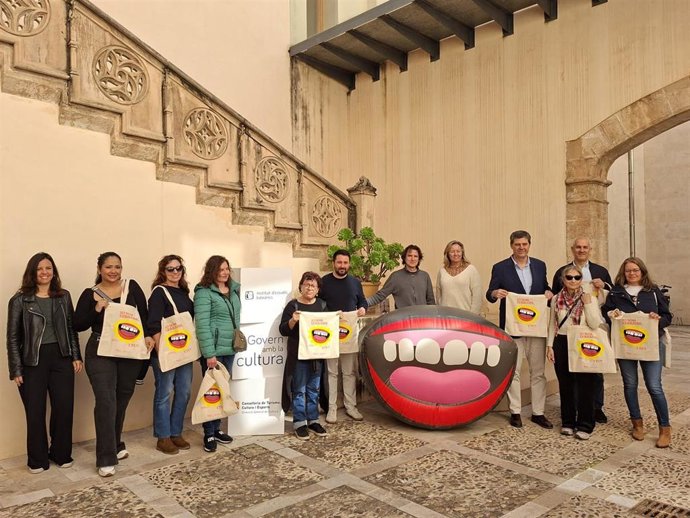 Comienza el tercer ciclo del programa 'Trobades de conversa' para que aprendices puedan practicar catalán.