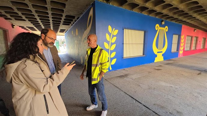 Torrelavega culmina el mural del Patronato de Educación y de la Banda de Música