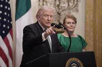 Francia señala que Trump no debería ahora pedir ayuda: "Tiene que asumir su responsabilidad"