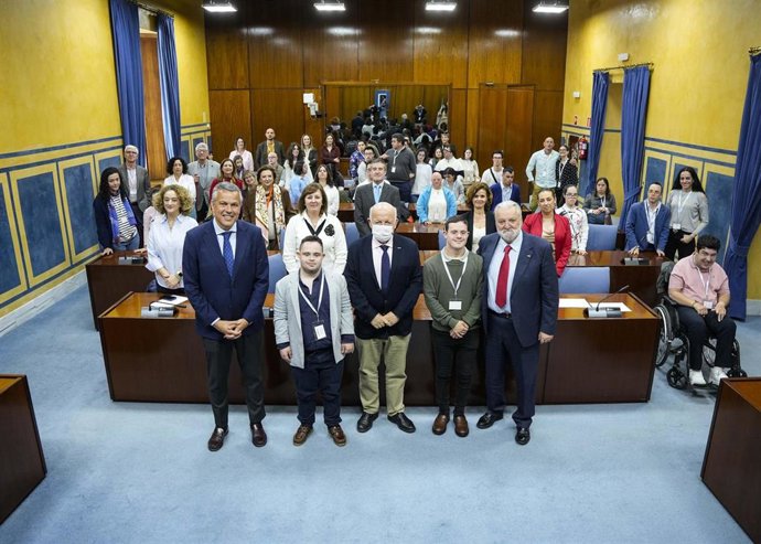 Lectura de un manifiesto en el Parlamento de Andalucía por el Día Mundial del Síndrome de Down.