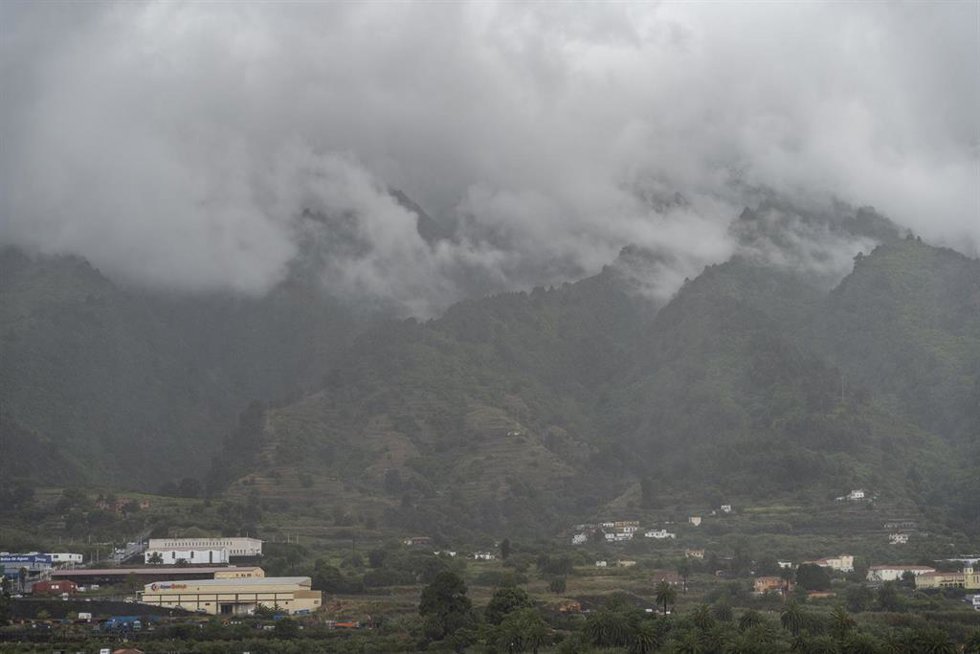 Archivo - Nubes bajas Canarias  