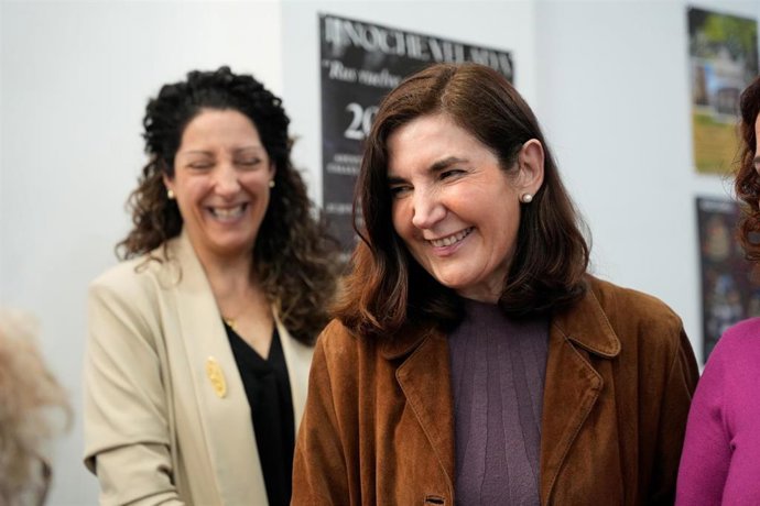 La consejera de Empleo, Empresa y Trabajo Autónomo, Rocío Blanco, junto a la delegada territorial en Jaén, Ana Mata, en una reciente visita a la provincia de Jaén. 