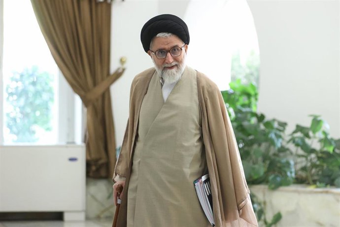 Archivo - El ministro de Inteligencia de Irán, Esmail Jatib, asesinado en marzo de 2026 en un bombardeo de Israel contra Teherán, durante una reunión gubernamental en noviembre de 2025 (archivo)