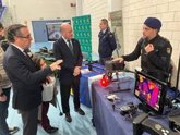 Foto: El delegado de Desarrollo Educativo lidera la Feria Comarcal de FP celebrada en Antequera (Málaga)