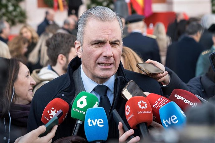 El exportavoz de VOX en el Ayuntamiento, Javier Ortega Smith, atiende a los medios durante un acto solemne en recuerdo a las víctimas del 11M, en la Real Casa de Correos, a 11 de marzo de 2026, en Madrid (España).