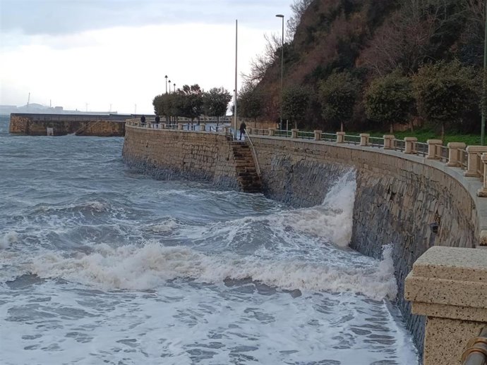 Olas en la costa vizcaína
