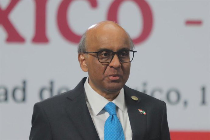 Archivo - December 1, 2025, Mexico City, Cdmx, Mexico: Singaporean President Tharman Shanmugaratnam speaks  during a news conference as part of his working visit to Mexico at National Palace. on December 1, 2025 in Mexico City, Mexico.