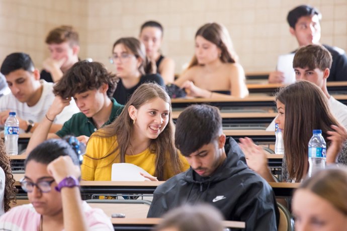 Archivo - Prueba de la EBAU de julio en la Universidad de La Laguna