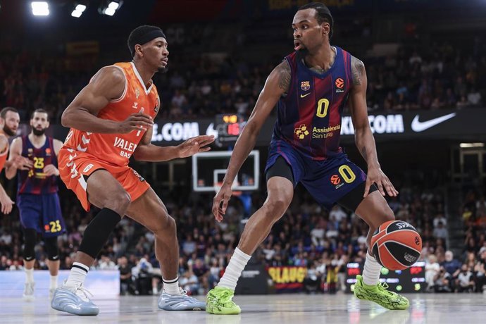 Archivo - Kevin Punter, del FC Barcelona, en acción durante el partido de la jornada 3 de la fase regular de la Euroliga 2025/26 entre el Barça y el Valencia Basket en el Palau Blaugrana