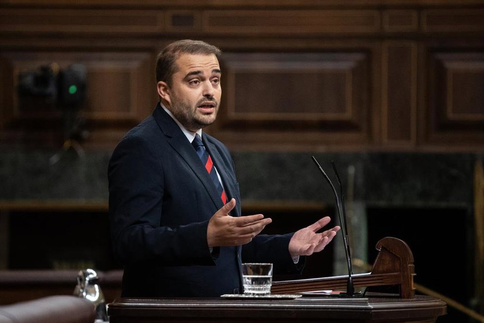 Archivo - El diputado del PSOE Manuel Arribas interviene durante una sesión plenaria, en el Congreso de los Diputados, a 8 de octubre de 2024, en Madrid (España). El Congreso aborda hoy la toma en consideración de dos iniciativas legislativas, una Propo