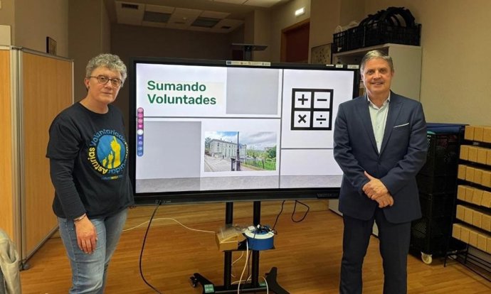 Derechos Sociales pone en marcha un programa de acompañamiento a personas mayores para facilitar trámites cotidianos y combatir la soledad no deseada