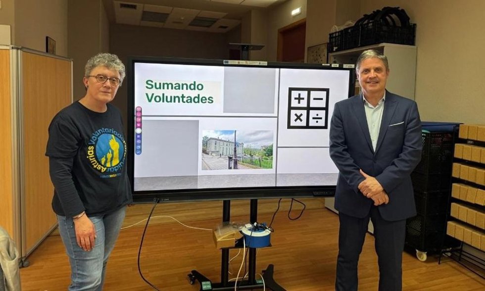 Derechos Sociales pone en marcha un programa de acompañamiento a personas mayores para facilitar trámites cotidianos y combatir la soledad no deseada