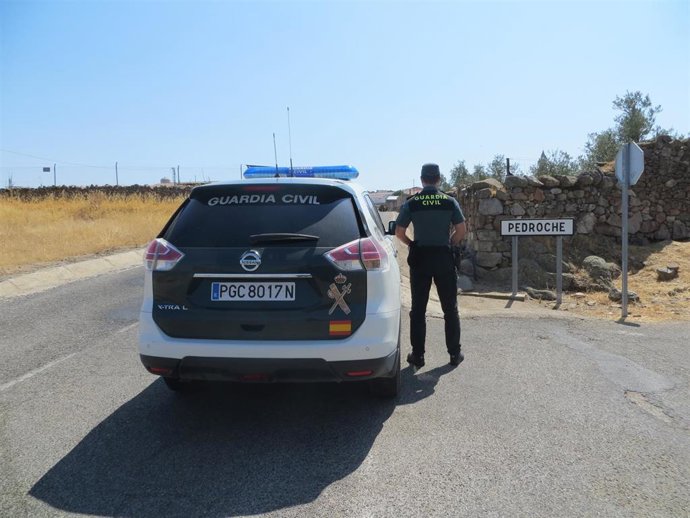 La Guardia Civil en la localidad de Pedroche.