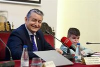 La Junta impulsará la investigación de enfermedades raras y aplicará un nuevo tratamiento para la piel de mariposa