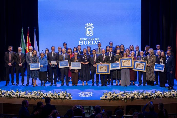Acto de entrega de las Medallas y Distinciones de la ciudad de Huelva.