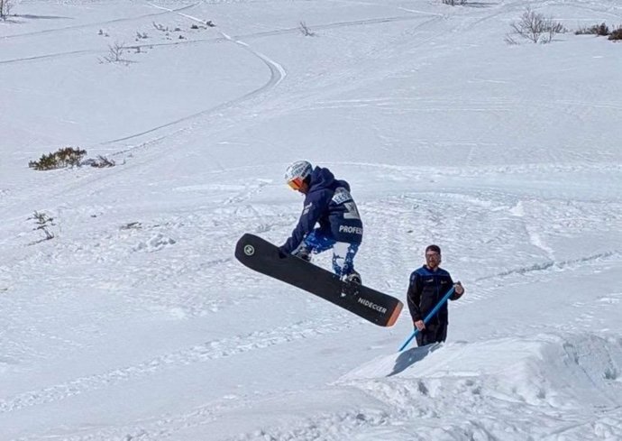 La estación invernal Valle Laciana-Leitariegos dependiente de la DIputación de León, encara el fin de semana con 3,41 kilómetros esquiables.