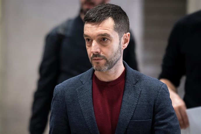 El  ministro de Derechos Sociales,  Pablo Bustinduy, a su llegada al acto ‘Hacia un estado social feminista. Infancia y desigualdad’, en el Ministerio de Derechos Sociales, Consumo y Agenda 2030, a 4 de marzo de 2026, en Madrid (España).