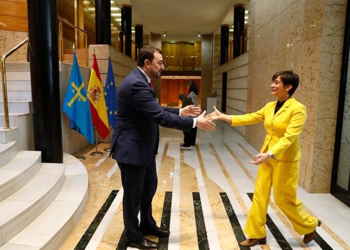 Adrián Barbón e Isabel Rodríguez