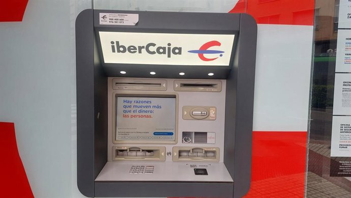 Cajero de Ibercaja.