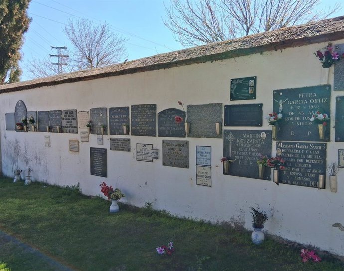 La Asociación Manuel Azaña identifica 978 víctimas de la represión franquista en Talavera de la Reina de las cuales 430 están enterradas en el cementerio.