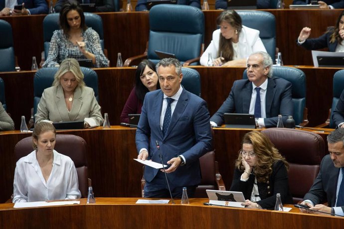 Archivo - El consejero de Medio Ambiente, Ordenación del Territorio e Interior, Carlos Novillo