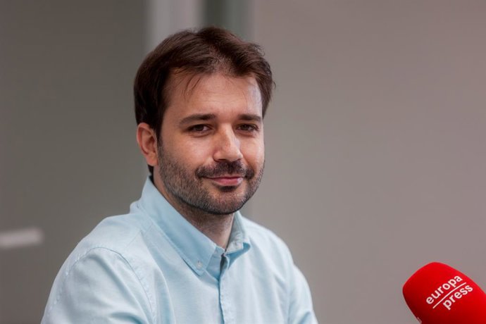 Archivo - El coordinador autonómico de Podemos Murcia, Javier Sánchez Serna, durante una entrevista con Europa Press, en la sede de la agencia, a 17 de agosto de 2022, en Madrid (España). Serna, además de coordinador autonómico de Podemos Murcia, ostenta 