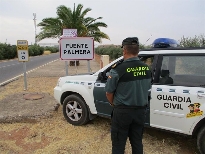 Archivo - Guardia Civil en Fuente Palmera.