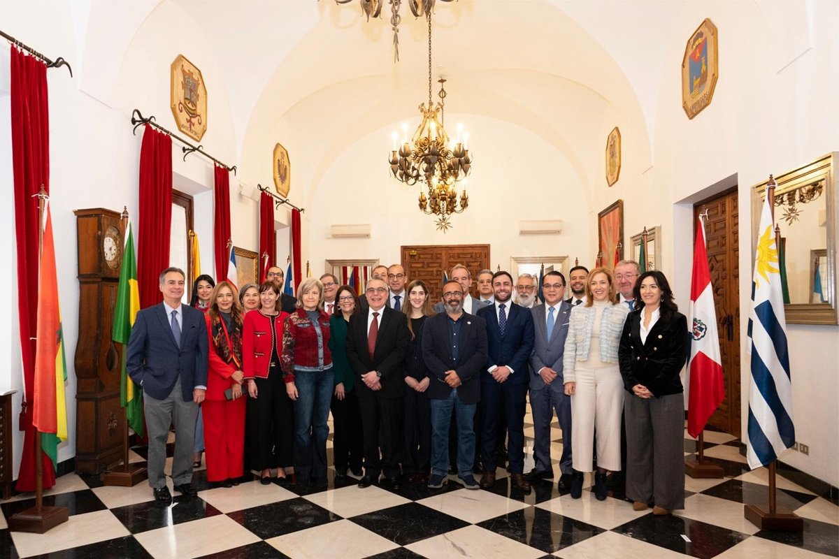 Delegaciones de 16 países iberoamericanos visitan Cáceres para preparar el XI Encuentro de Turismo Rural de noviembre