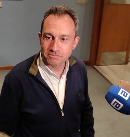 Archivo - El coordinador de IU Asturias, Ovidio Zapico. 