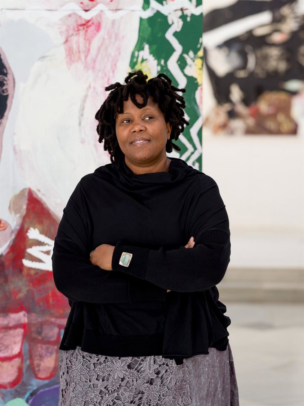 Virginia Chihota en la muestra Kupinduka en el Centro Andaluz de Arte Contemporáneo (CAAC).