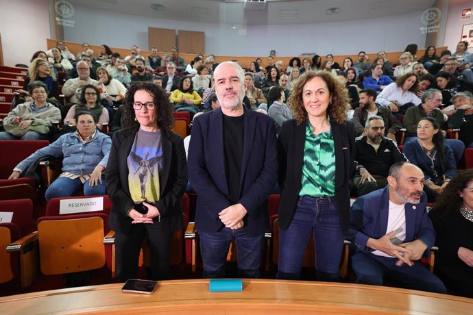 El secretario general de CCOO, Unai Sordo; la secretaria general de CCOO de Andalucía, Nuria López (derecha), y la secretaria general de CCOO de Huelva, Julia Perea.