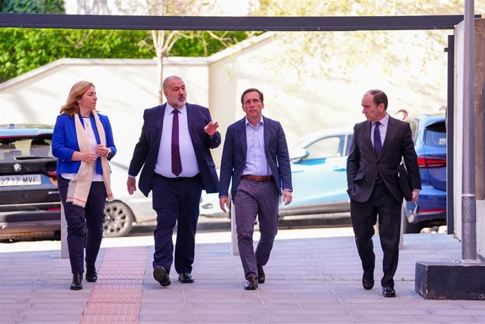 El alcalde de Madrid, José Luis Martínez-Almeida, a su llegada a la Junta de Gobierno
