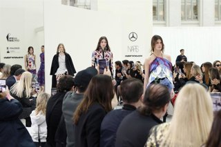 Teresa Helbig, Juan Vidal y Pedro del Hierro marcan el primer día de Mercedes-Benz Fashion Week 2026
