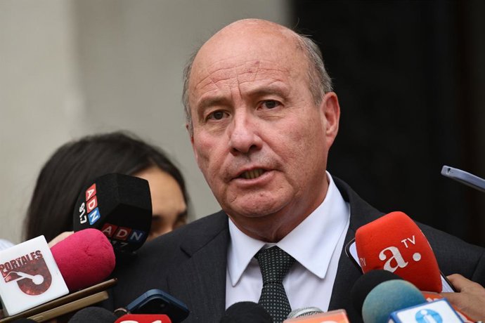 Santiago, 16 de marzo 2026.  El Ministro dela Secretaria General de la Presidencia Jose Garcia Ruminot junto al Ministro de Hacienda Jorge Quiroz, recibe a Senadores de Oposicion en el Palacio La Moneda  Diego Martin/Aton Chile