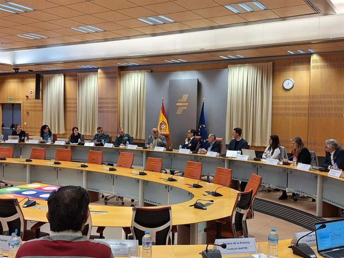 La DGT reúne a expertos y analiza nuevas estrategias para reducir la siniestralidad de los motoristas