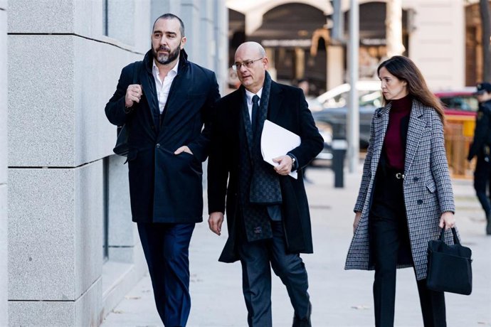 Archivo - El empresario Víctor de Aldama a su llegada al interrogatorio del juez instructor del 'caso Koldo', en la Audiencia Nacional, a 27 de noviembre de 2025, en Madrid (España). Aldama es interrogado por ser el presunto conseguidor de las mascarillas