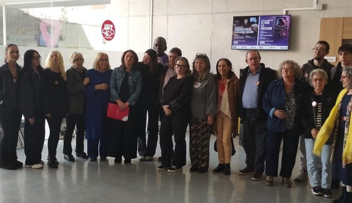 La sede de UGT Granada ha acogido este jueves la inauguración de la exposición "Pornografía digital: no eres suscriptor, eres putero", que pone el foco en las nuevas formas de explotación sexual vinculadas al entorno digital.